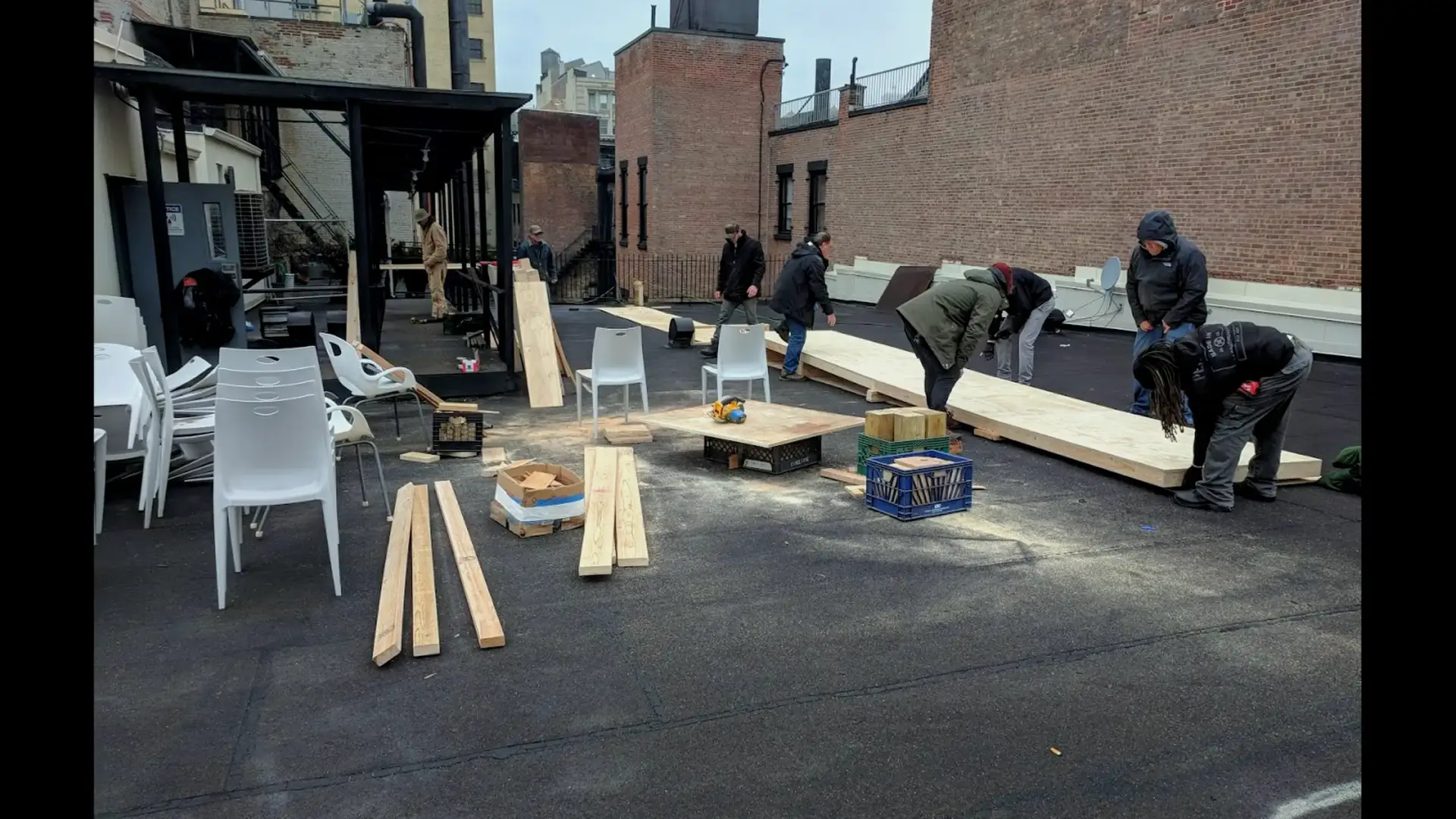 V1-0019_rerenderinagesrooftop+set+up+1_00000000